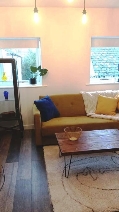Juliet Beautiful 1 Bedroom, Central, Modern Space. ดาร์ลิงตัน ภายนอก รูปภาพ